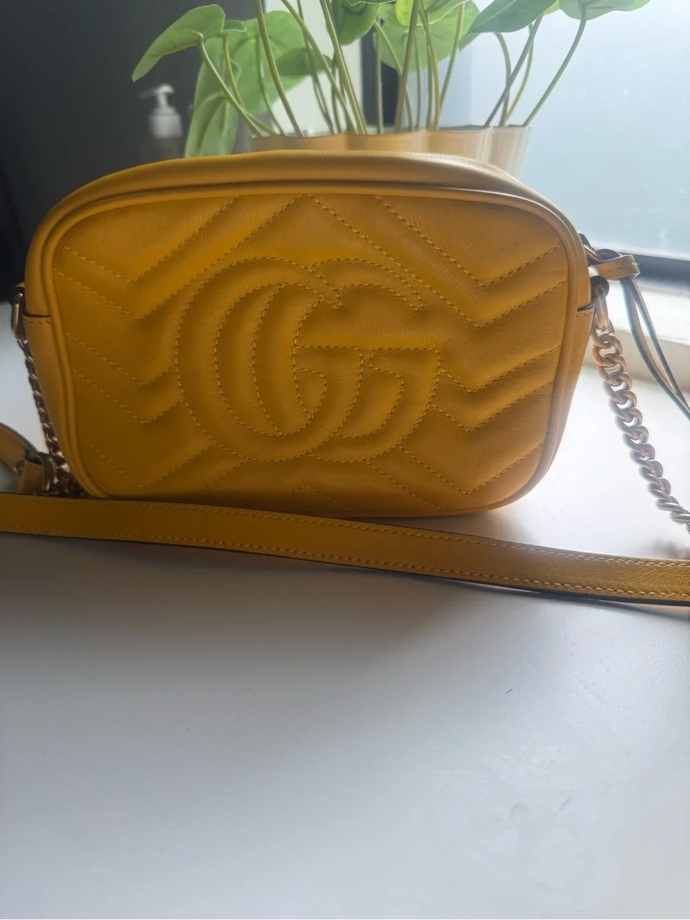 Gucci Marmont Small Camera Bag – Yellow Matelassé Leather Crossbody - Picture 3 of 11